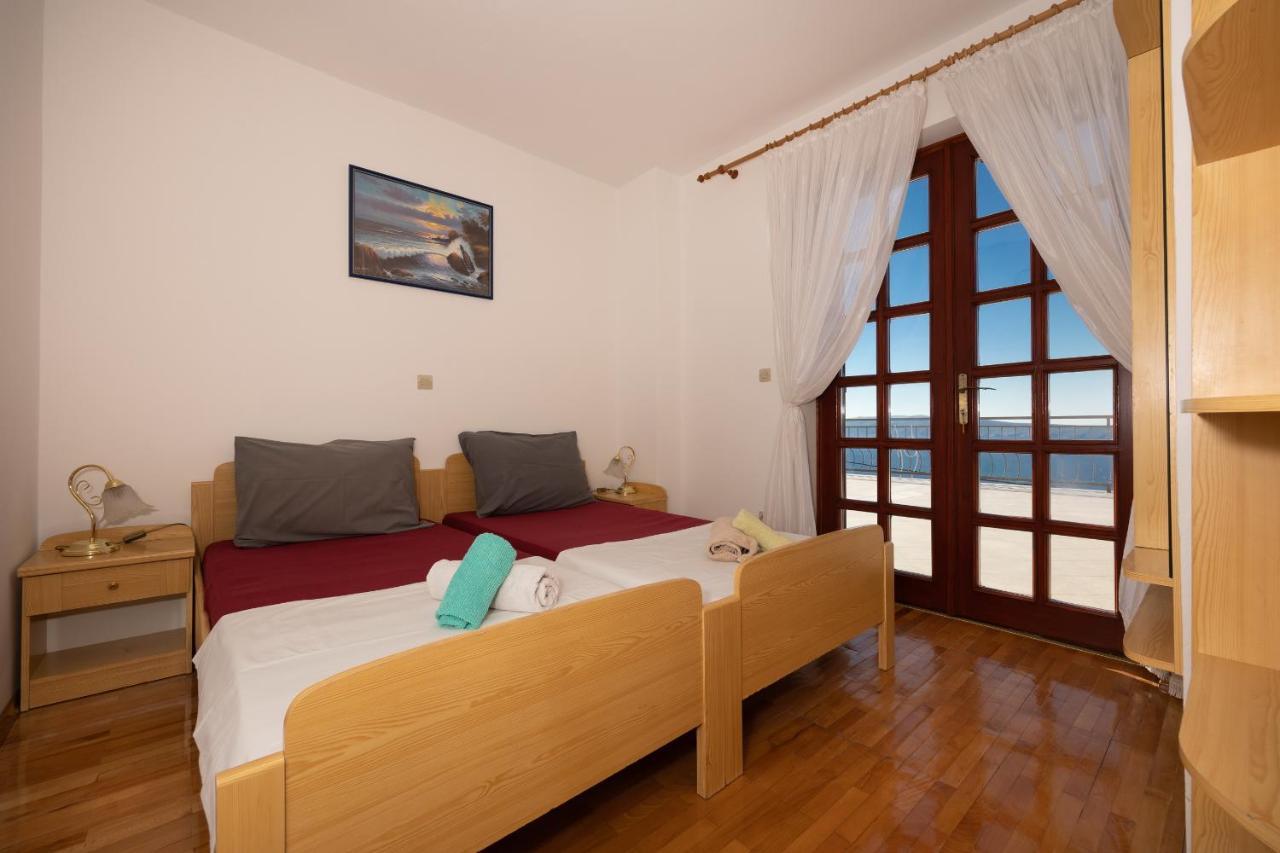 Apartments Francoise Crikvenica Eksteriør billede